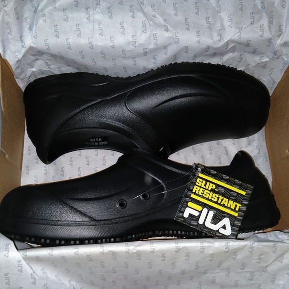 Fila Men Skypress Slip Resistant Clog Work Shoes 9 Fila Men Skypress Slip Resistant Clog Work Shoes 9